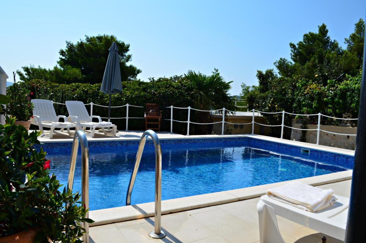 Apartments Villa Ra Zaboric Exterior foto